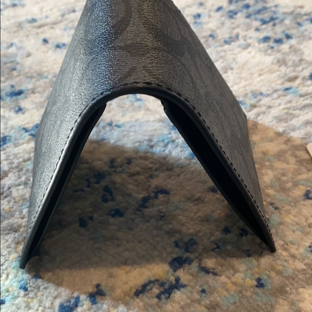 Coach Wallet - Picture 7 of 8